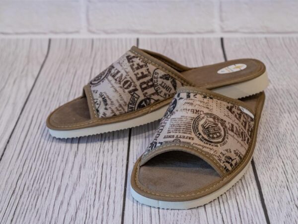 Men's Slippers - Stylish Brown Slippers