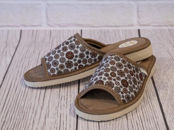 Ladies' slippers - Ladies' floral slippers
