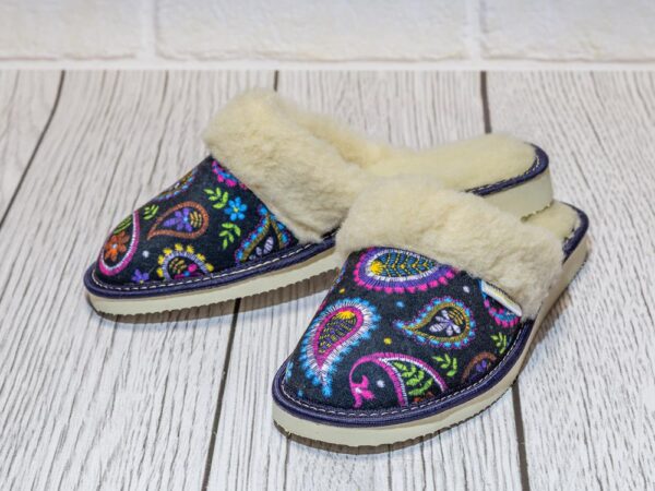 Ladies' slippers - Winter coloured slippers