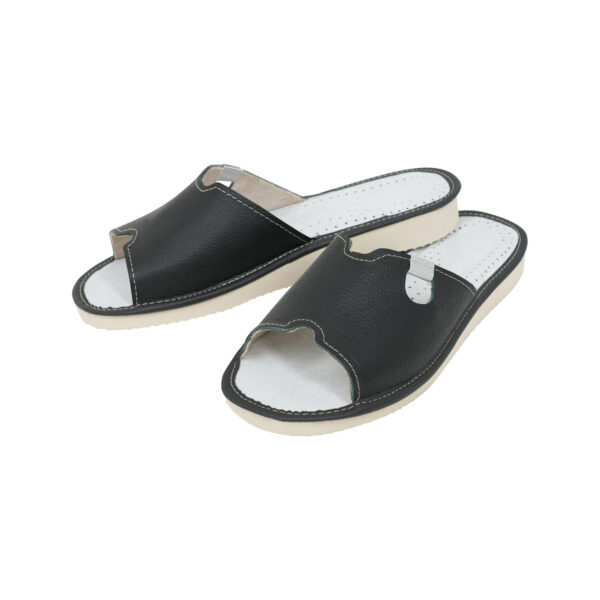Kapcie-Damskie-Elegante-–-Klasyczne-Czarne-Pantofle