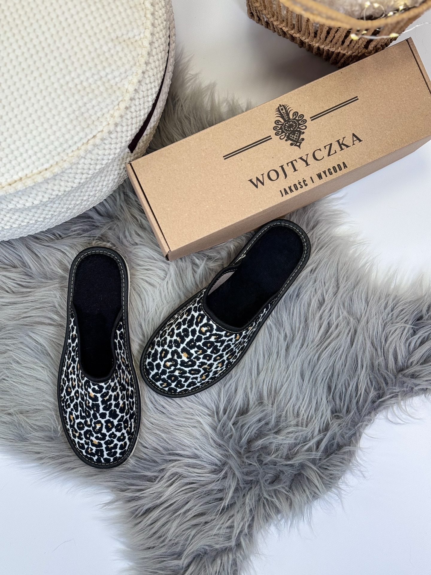 Kapcie Damskie - Laczki w panterkę - obrazek 3