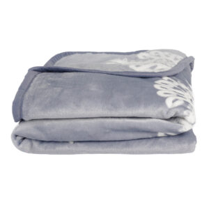 Koc polarowy 200x160 cm szary z dużymi białymi parzenicami