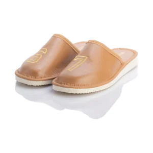 Pantofle młodzieżowe karmelowe 67 zabudowane ze złotym haftem