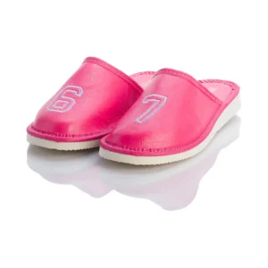 Pantofle młodzieżowe fuksjowe 67 z jasnym haftem zabudowane