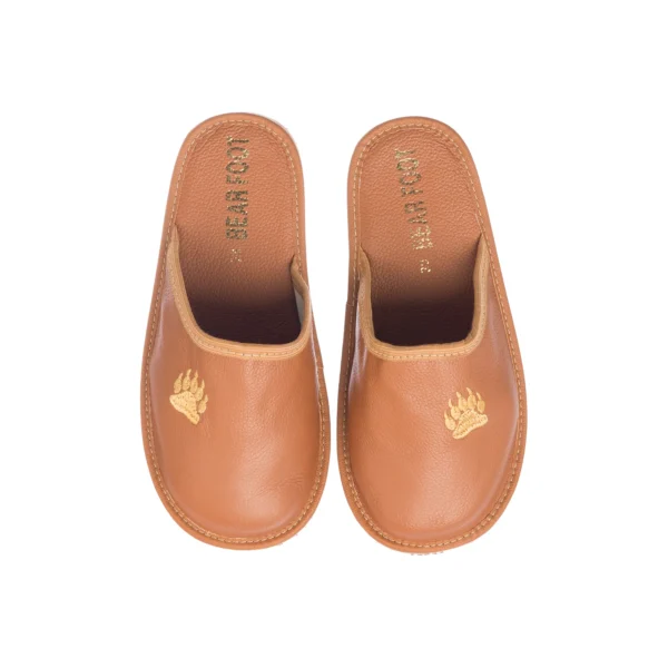 Kapcie damskie barefoot ze skóry naturalnej, karmelowe, widok z góry na bieli