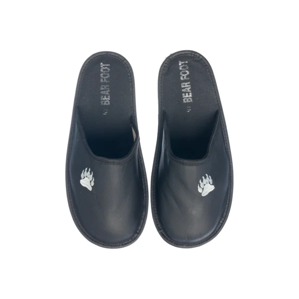 Kapcie męskie barefoot ze skóry naturalnej, grafitowe, para barefoot na białym tle, kadr trzeci